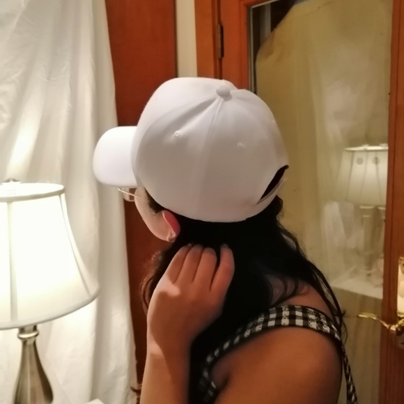 White Hat - Picture 5 of 7